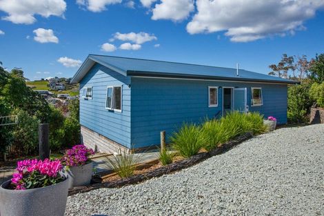 Photo of property in 18 Cable Bay Block Road, Cable Bay, 0420