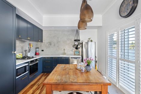 Photo of property in 36 Belt Road, Moturoa, New Plymouth, 4310