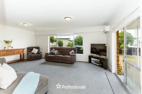 Photo of property in 15a Bonnie Glen Crescent, Ebdentown, Upper Hutt, 5018
