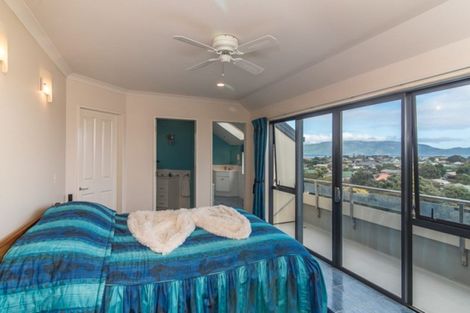 Photo of property in 7 Sunset Terrace, Waikanae Beach, Waikanae, 5036