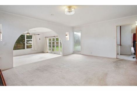 Photo of property in 3 Ngatoa Place, Glenfield, Auckland, 0629