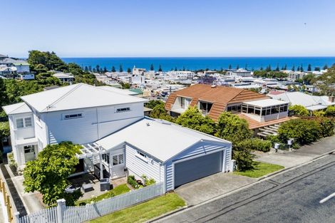 Photo of property in 11 Colenso Avenue, Hospital Hill, Napier, 4110