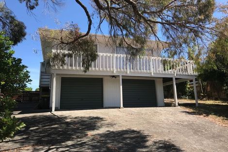 Photo of property in 13 Booralee Avenue, Botany Downs, Auckland, 2010