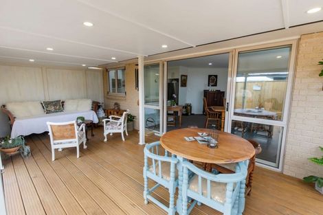 Photo of property in 98 Rosalie Terrace, Kelvin Grove, Palmerston North, 4414