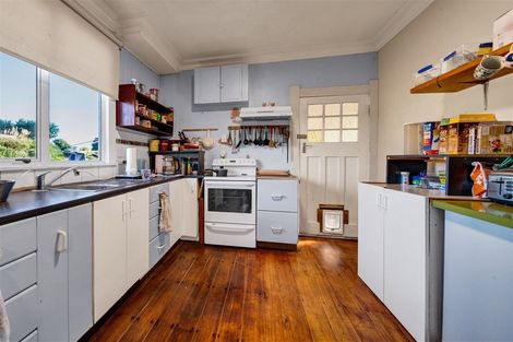 Photo of property in 10 Oxford Street, Patea, 4520