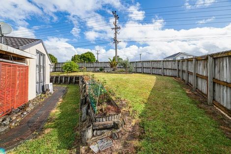 Photo of property in 74 Hetherington Road, Ranui, Auckland, 0612