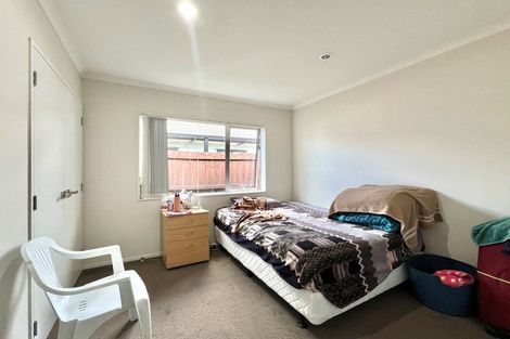 Photo of property in 15 Yatterina Avenue, Takanini, 2112