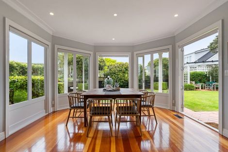 Photo of property in 43 Nicholson Road, Khandallah, Wellington, 6035