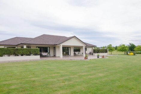 Photo of property in 6 Eagle Place, Martinborough, 5711