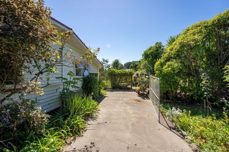 Photo of property in 16 Rangiuru Road, Otaki Beach, Otaki, 5512