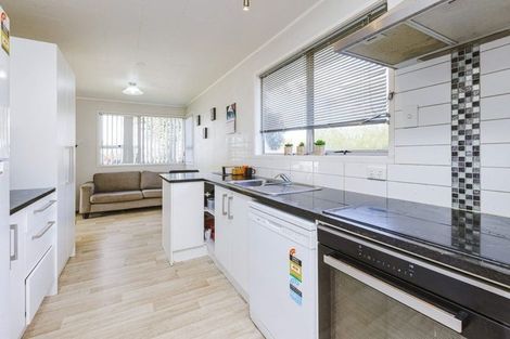 Photo of property in 33 John Walker Drive, Manurewa, Auckland, 2102