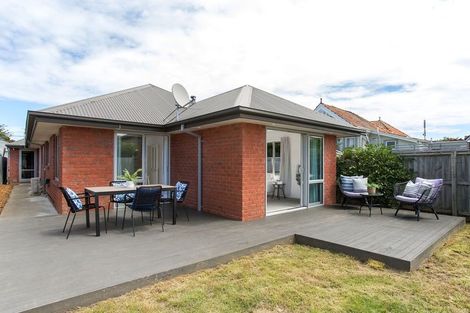 Photo of property in 17 Medway Street, Richmond, Christchurch, 8013