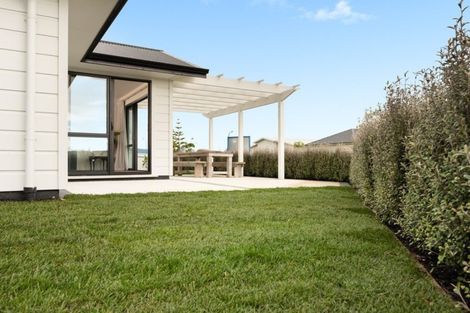 Photo of property in 14 Harding Drive, Papamoa Beach, Papamoa, 3118