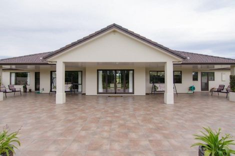 Photo of property in 6 Eagle Place, Martinborough, 5711