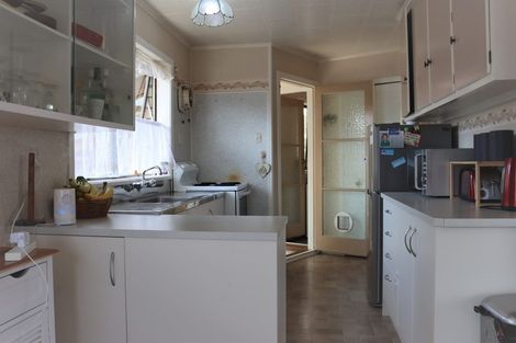 Photo of property in 9 Station Road, Puriri, Thames, 3578