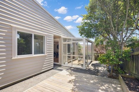 Photo of property in 8a Dominica Crescent, Grenada Village, Wellington, 6037