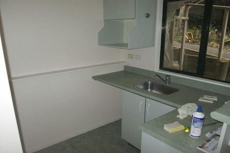 Photo of property in 12a Kiteroa Terrace, Rothesay Bay, Auckland, 0630