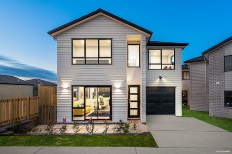 Photo of property in 4 Cloonlyon Drive, Flat Bush, Auckland, 2019