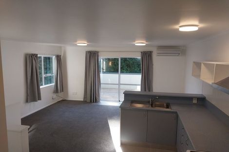 Photo of property in 64a Newlands Road, Newlands, Wellington, 6037