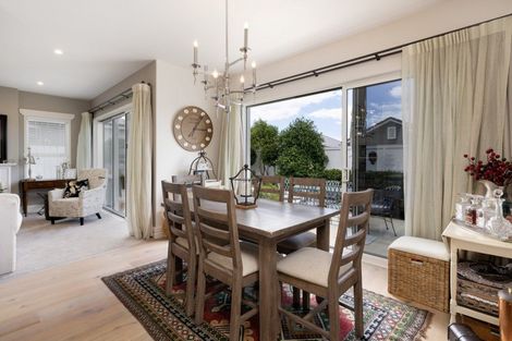 Photo of property in 33 Cassinia Close, Papamoa Beach, Papamoa, 3118