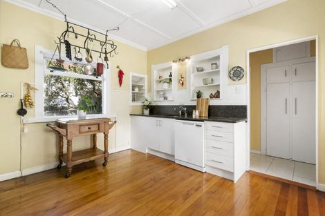 Photo of property in 1/18 Gladstone Road, Northcote, Auckland, 0627