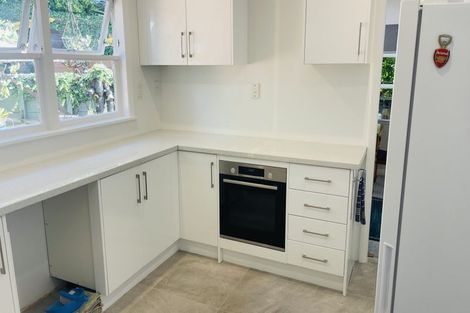 Photo of property in 39 Sunrise Boulevard, Tawa, Wellington, 5028