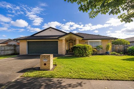 Photo of property in 18 Naul Place, East Tamaki Heights, Auckland, 2016