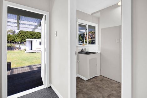Photo of property in 1354 Devon Road, Brixton, Waitara, 4382