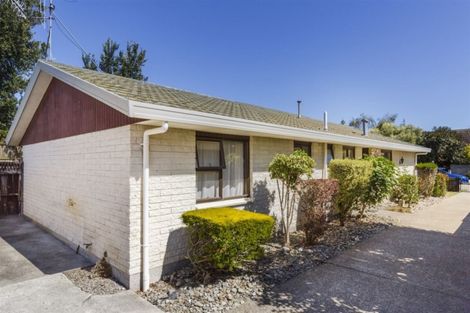 Photo of property in 2 Caroline Crescent, Highbury, Palmerston North, 4412