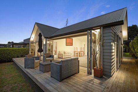 Photo of property in 11 Stockyard Crescent, Pukekohe, 2120