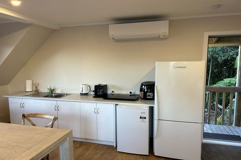 Photo of property in 38 Pacific Parade, Army Bay, Whangaparaoa, 0930