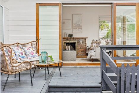 Photo of property in 27 Hebron Road, Waiake, Auckland, 0630