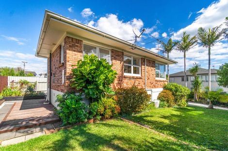 Photo of property in 3/3 Marsh Avenue, Forrest Hill, Auckland, 0620