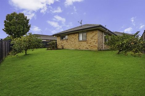 Photo of property in 34 Sandwick Drive, Weymouth, Auckland, 2103