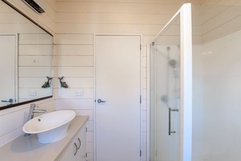 Photo of property in 15 Waana Street, Mourea, Rotorua, 3074