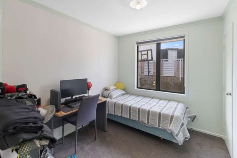 Photo of property in 57 Awanui Street, Merrilands, New Plymouth, 4312