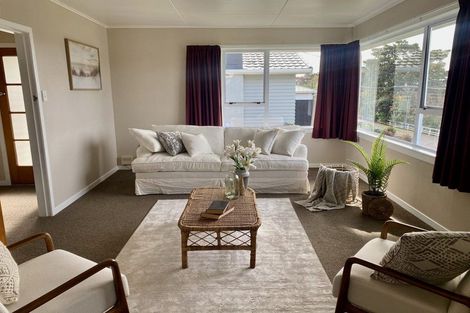 Photo of property in 62 Awanui Street, Merrilands, New Plymouth, 4312