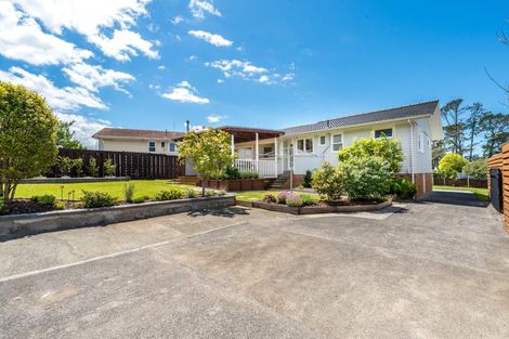 Photo of property in 6 Thornlow Street, Glendene, Auckland, 0602