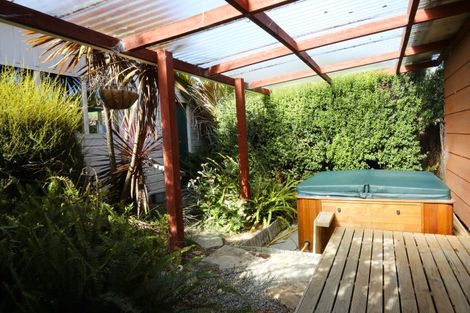 Photo of property in 246 Waikawa Road, Waikawa, Picton, 7220