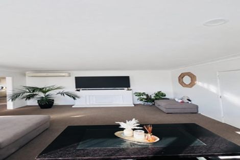 Photo of property in 70 Rosehill Drive, Rosehill, Papakura, 2113