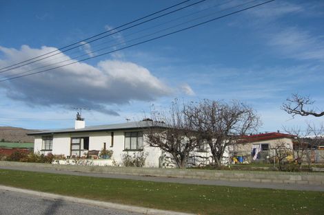 Photo of property in 2 Schaumann Street, Alexandra, 9320