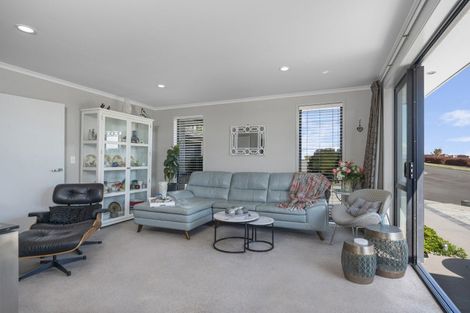 Photo of property in 1 Matariki View, Welcome Bay, Tauranga, 3112