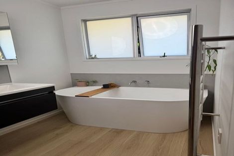 Photo of property in 2/42 Matua Road, Matua, Tauranga, 3110