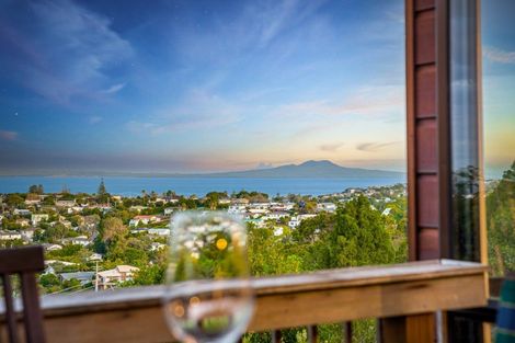 Photo of property in 2/194 Glenvar Road, Torbay, Auckland, 0630