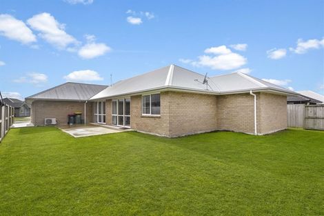 Photo of property in 17 Teatree Close, Huntington, Hamilton, 3210