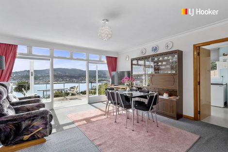 Photo of property in 121 Larnach Road, Vauxhall, Dunedin, 9013