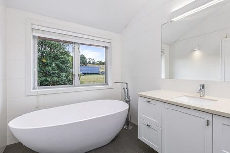 Photo of property in 80 Okura River Road, Okura, Albany, 0792