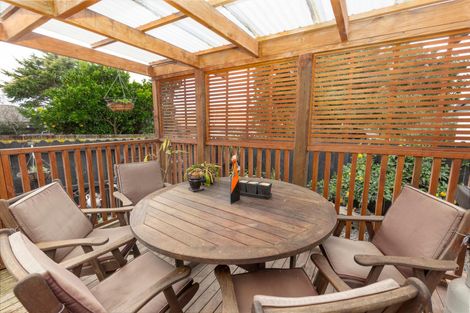 Photo of property in 37 Rosemead Place, Randwick Park, Auckland, 2105