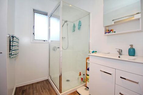 Photo of property in 2/18 Wellington Street, Papakura, 2110