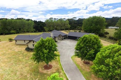 Photo of property in 820 Old North Road, Waimauku, 0882